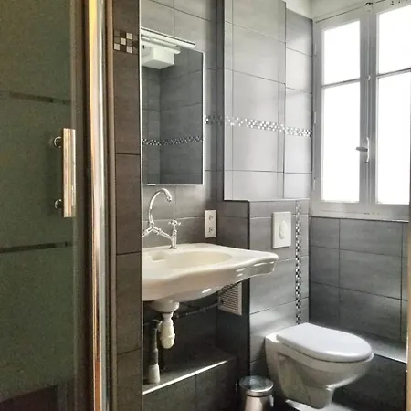 Cozy Near Bastille Apartment *